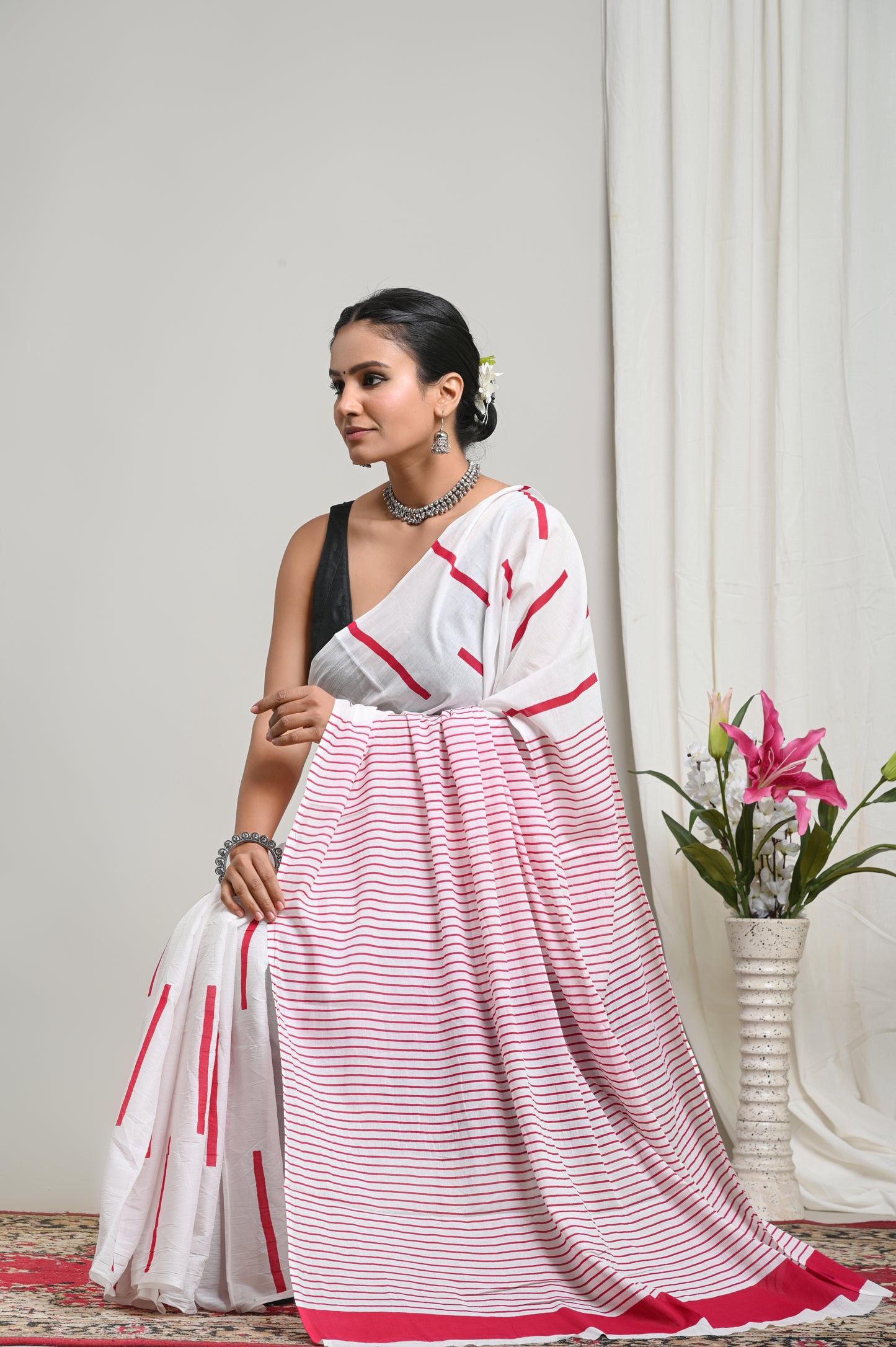 Random Lines Printed Cotton Mul Saree