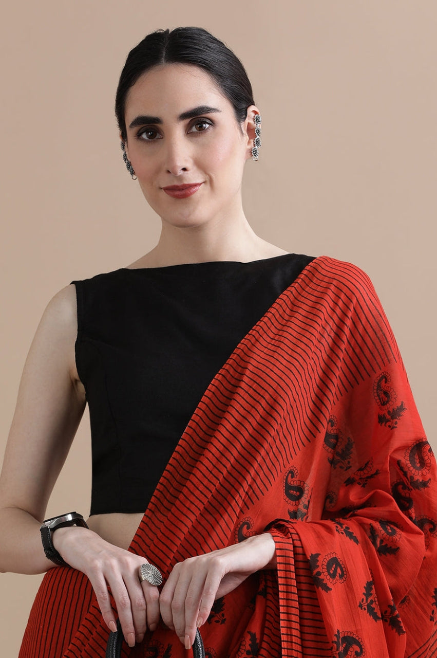 Ember Trace — Cotton Mulmul Printed Saree