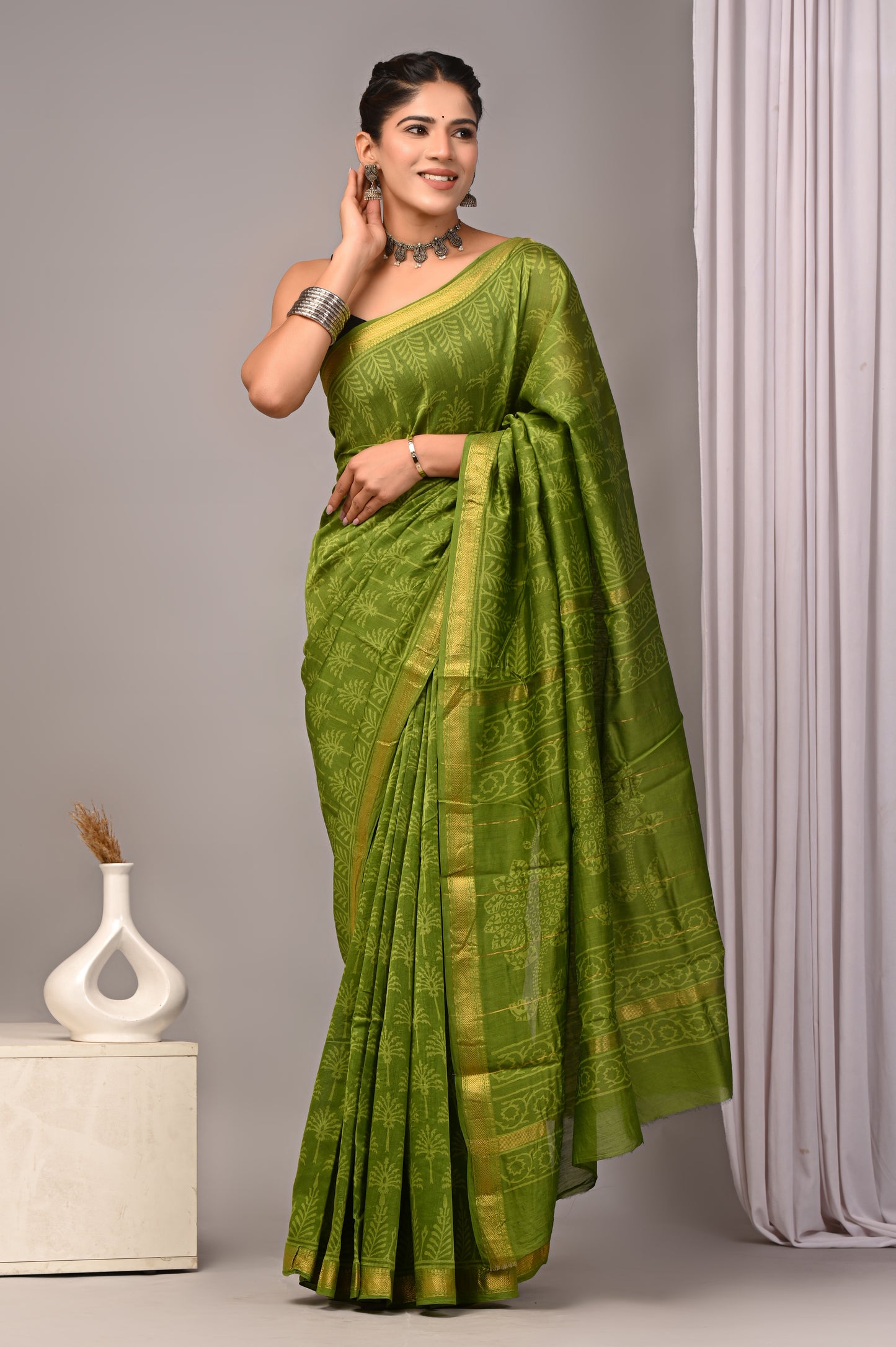 Dopahar Harit - Handblock Printed Maheshwari Silk Saree