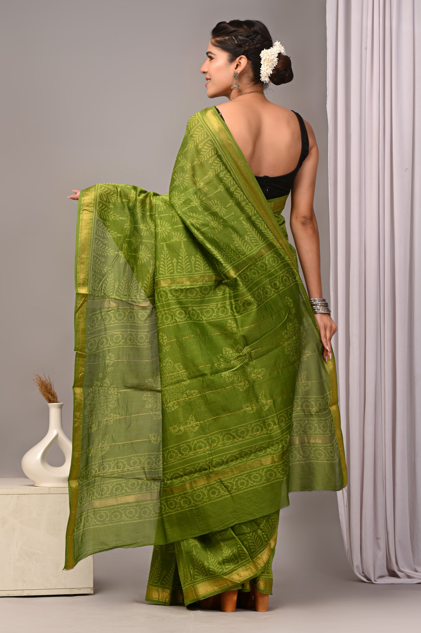 Dopahar Harit - Handblock Printed Maheshwari Silk Saree