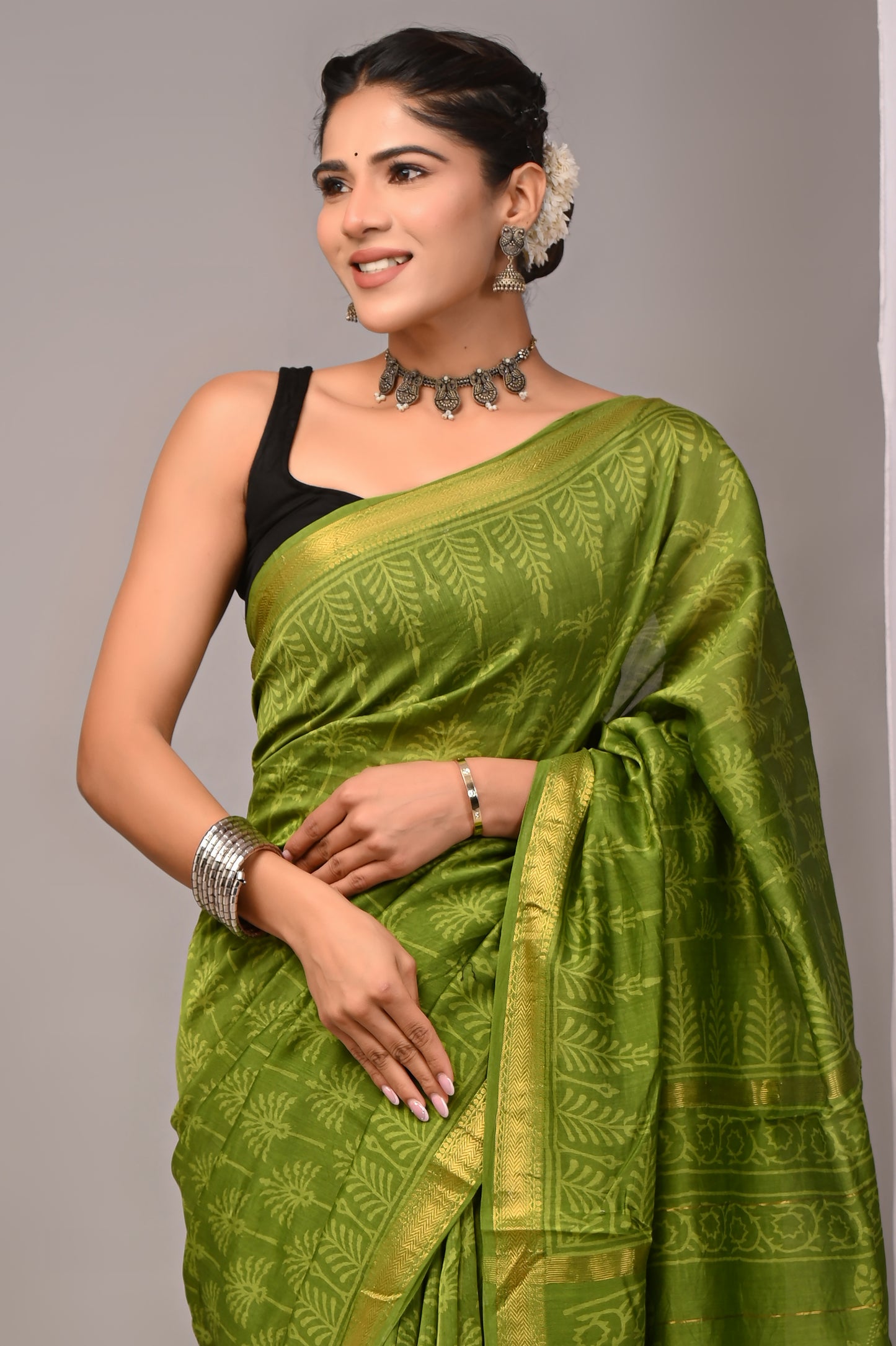 Dopahar Harit - Handblock Printed Maheshwari Silk Saree