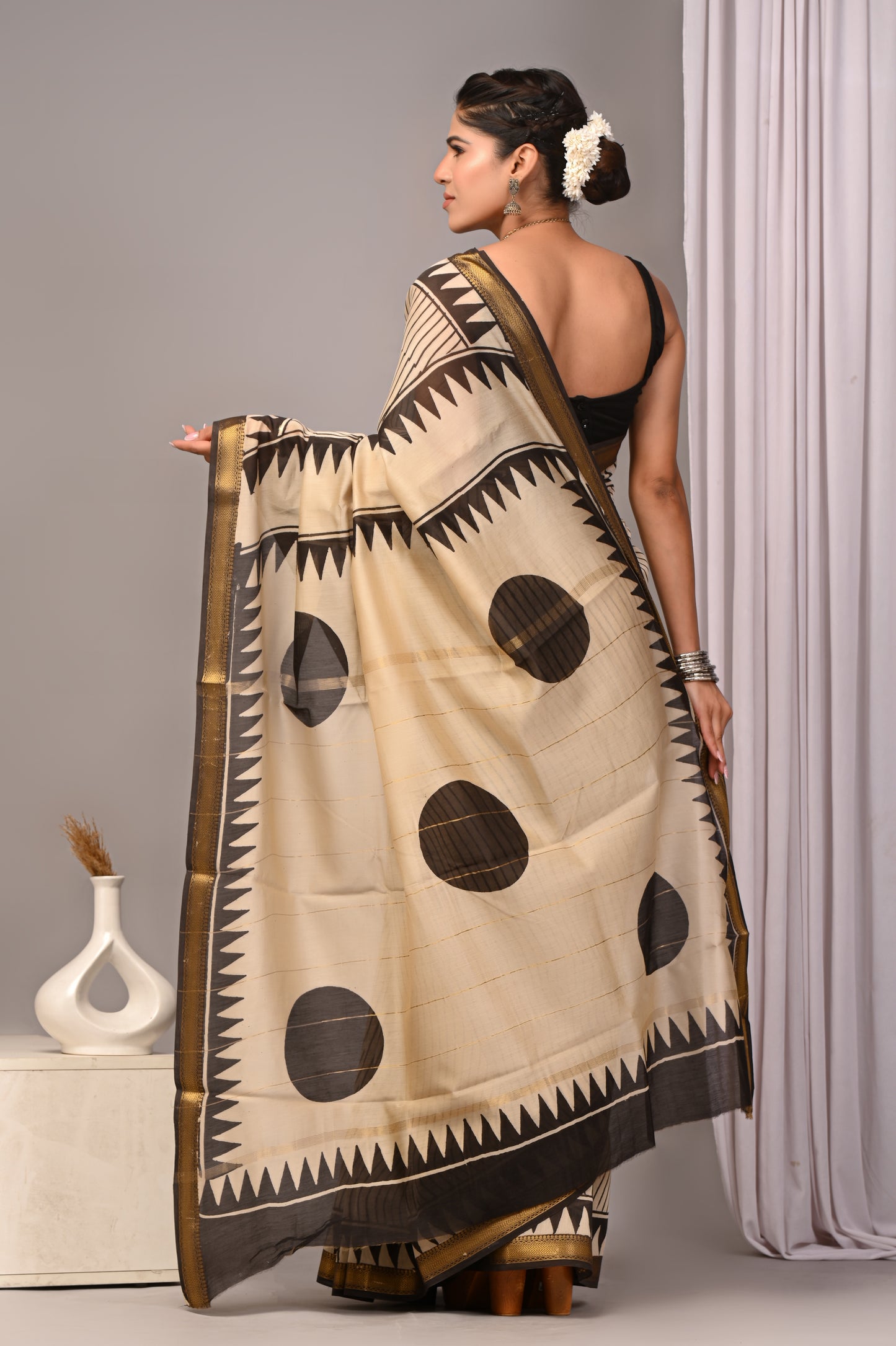 Dopahar Kinar - Handblock Printed Maheshwari Silk Saree