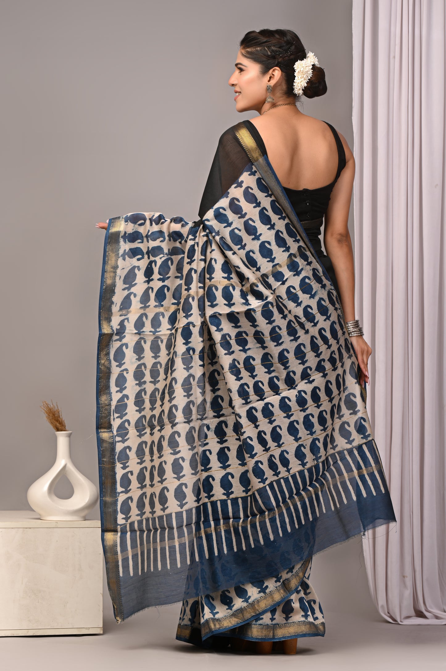 Dopahar Naqsh - Handblock Printed Maheshwari Silk Saree