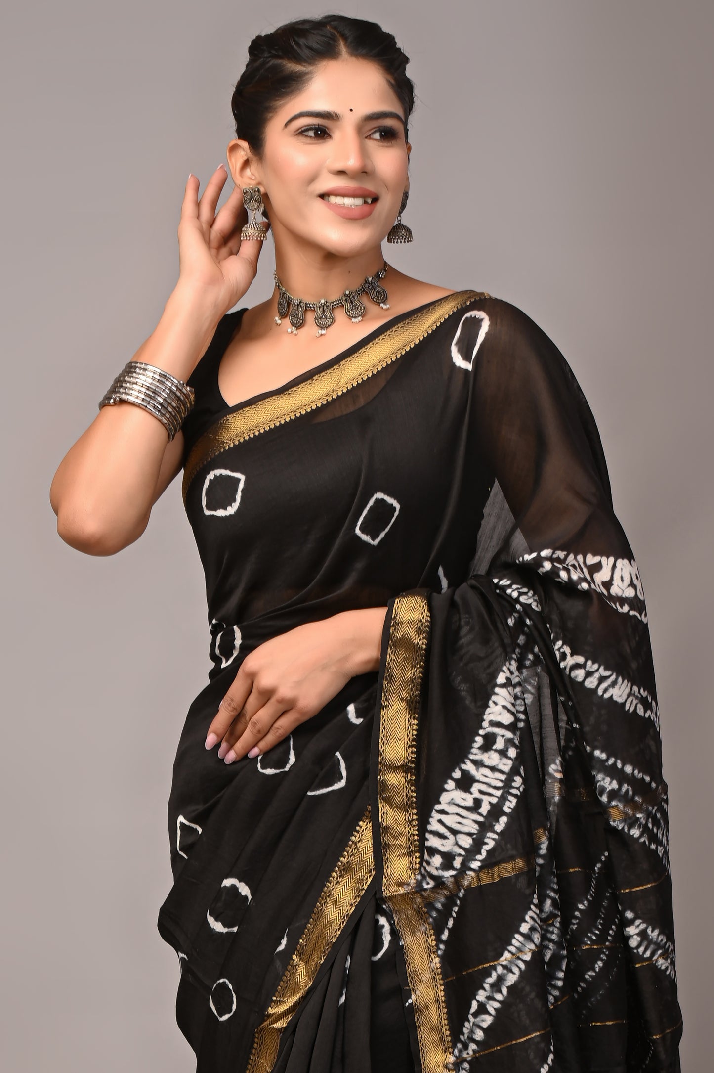 Dopahar Chaav - Handblock Printed Maheshwari Silk Saree