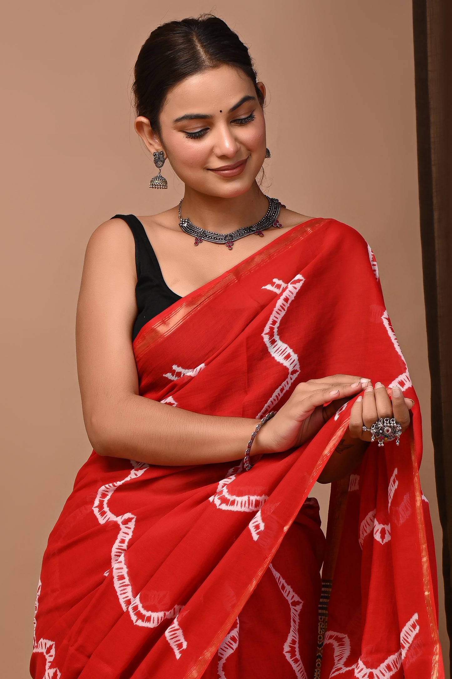 GOLD - Laal Bel Booti - Cotton Saree with Zari Borders