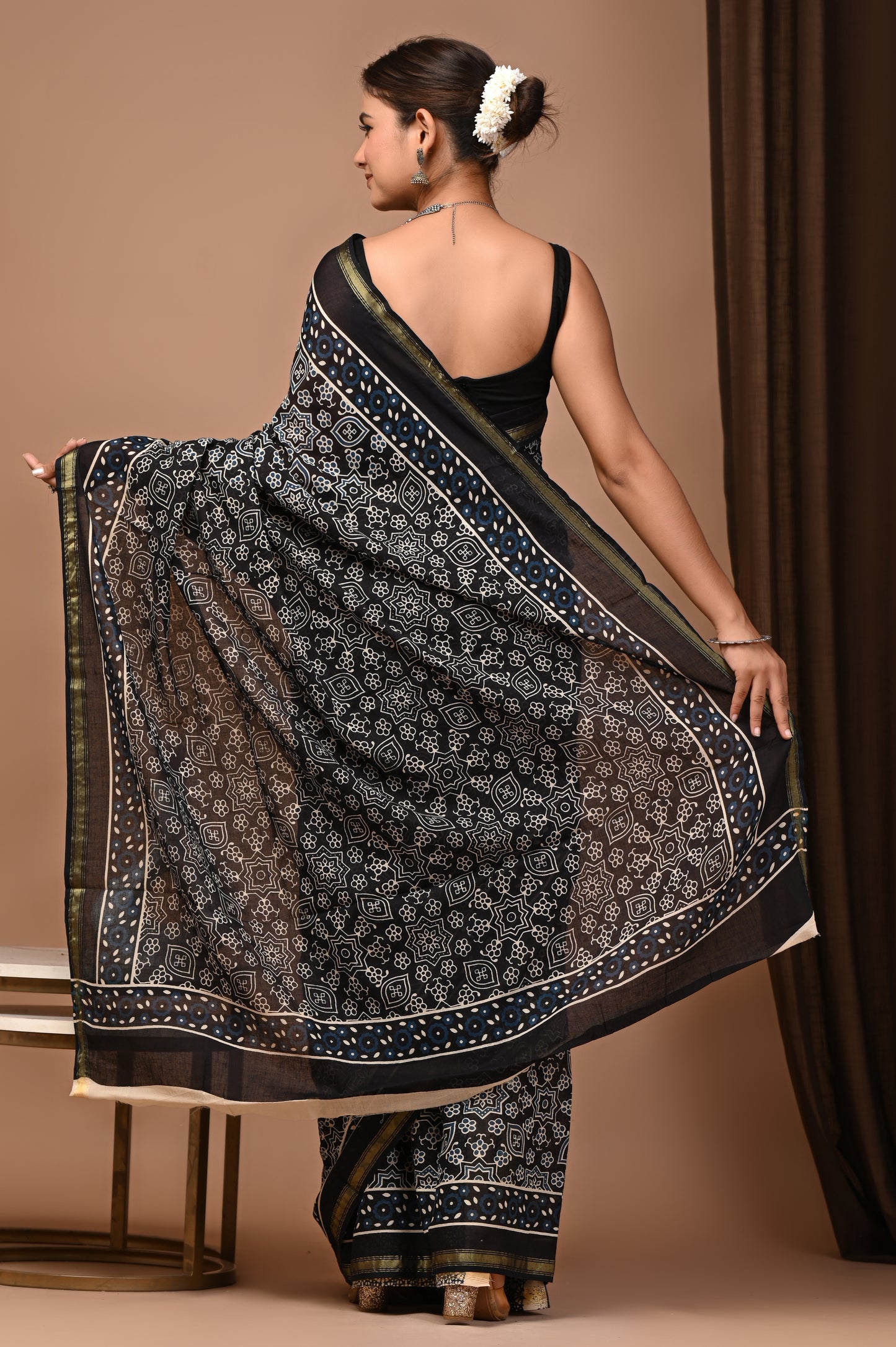 GOLD - Shyam Pushp Jaal - Cotton Saree with Zari Borders