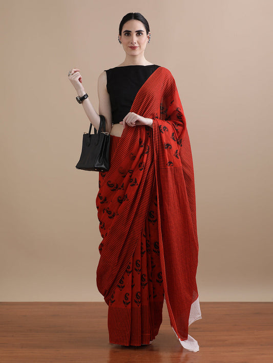 Ember Trace — Cotton Mulmul Printed Saree